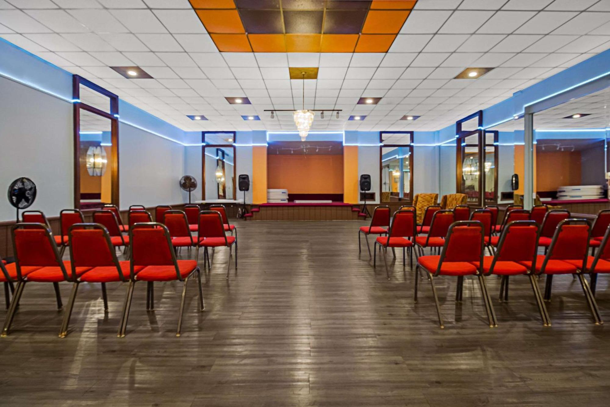 Rodeway Inn Conference Center Beaumont Esterno foto